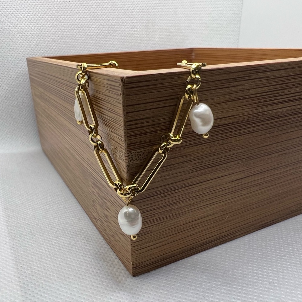 Chain Link Pearl Toggle Bracelet